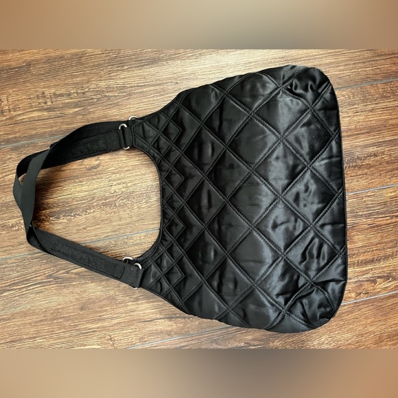 EUC Eddie Bauer quilted shoulder bag. Black. Lots of room! - Picture 4 of 15